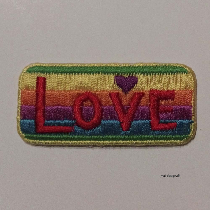 Broderet strygemærke LOVE 5,5x2,5 cm