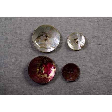 Knap 2-huls perlemor lak/guld 23mm