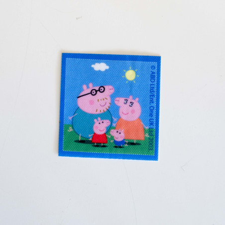 Familien Gris printet strygemærke  6,5x6,5 cm
