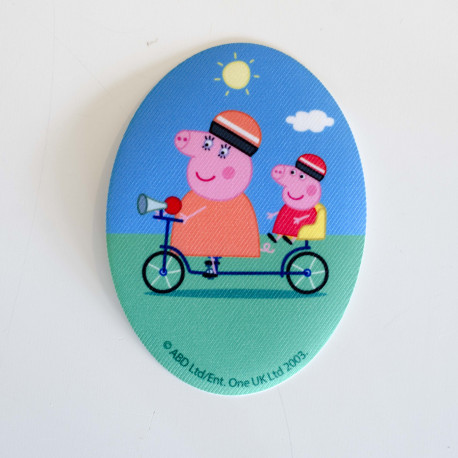 Gurli og Far gris på cykel printet strygemærke 11x8 cm