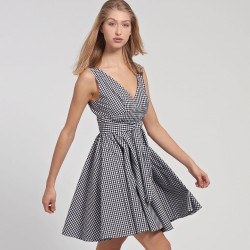 Kjole Simplicity snitmønster 8916