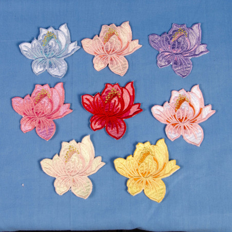 Blomst strygemærke 8x8 cm