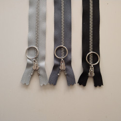 4mm YKK-lynlås  ikke delbar m/ring