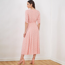 Kjole m/snøre New look snitmønster 6695