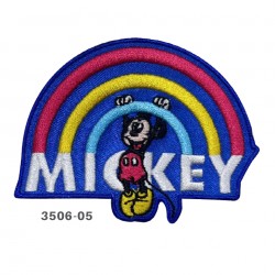 Mickey på regnbue broderet strygemærke
