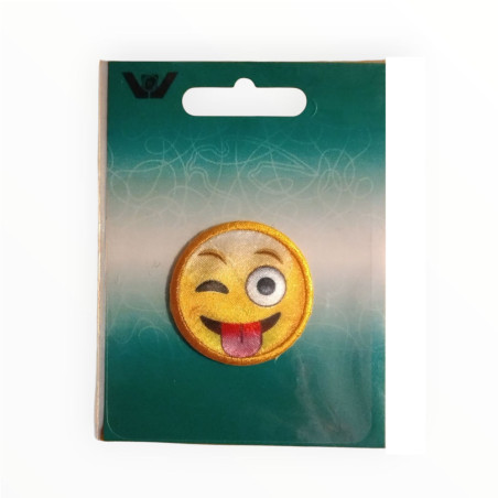 Emoji Blinkende Smiley strygemærke – Ø 3,5 cm gul emoji der blinker og rækker tunge, sjov patch til tøj