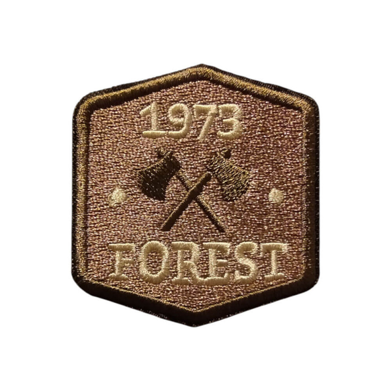 Broderet strygemærke med krydsede økser – Selvklæbende strygemærke til tøj