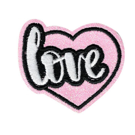 Broderet glimmer strygemærke “Love” – hjerteformet, pink baggrund med sort kant og hvid tekst – 6x7 cm