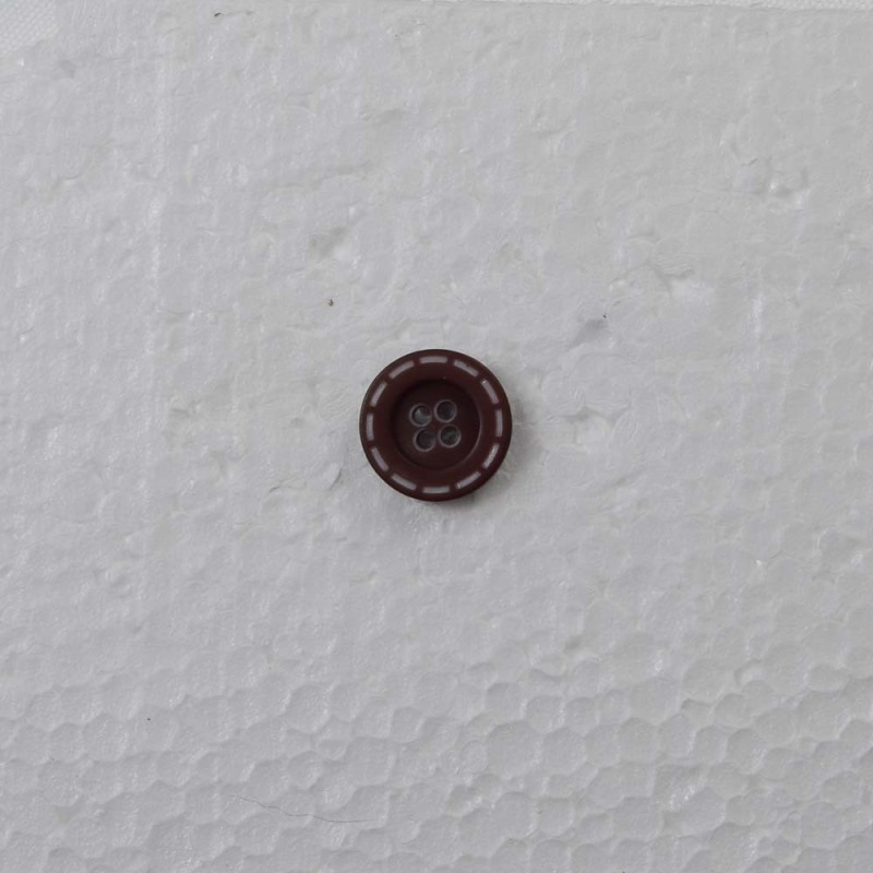 Brun knap m/lys stikning 18mm