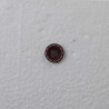 Brun knap m/lys stikning 18mm