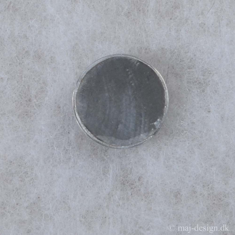 Knap med øje  Grå  mmed sølv kant 25mm